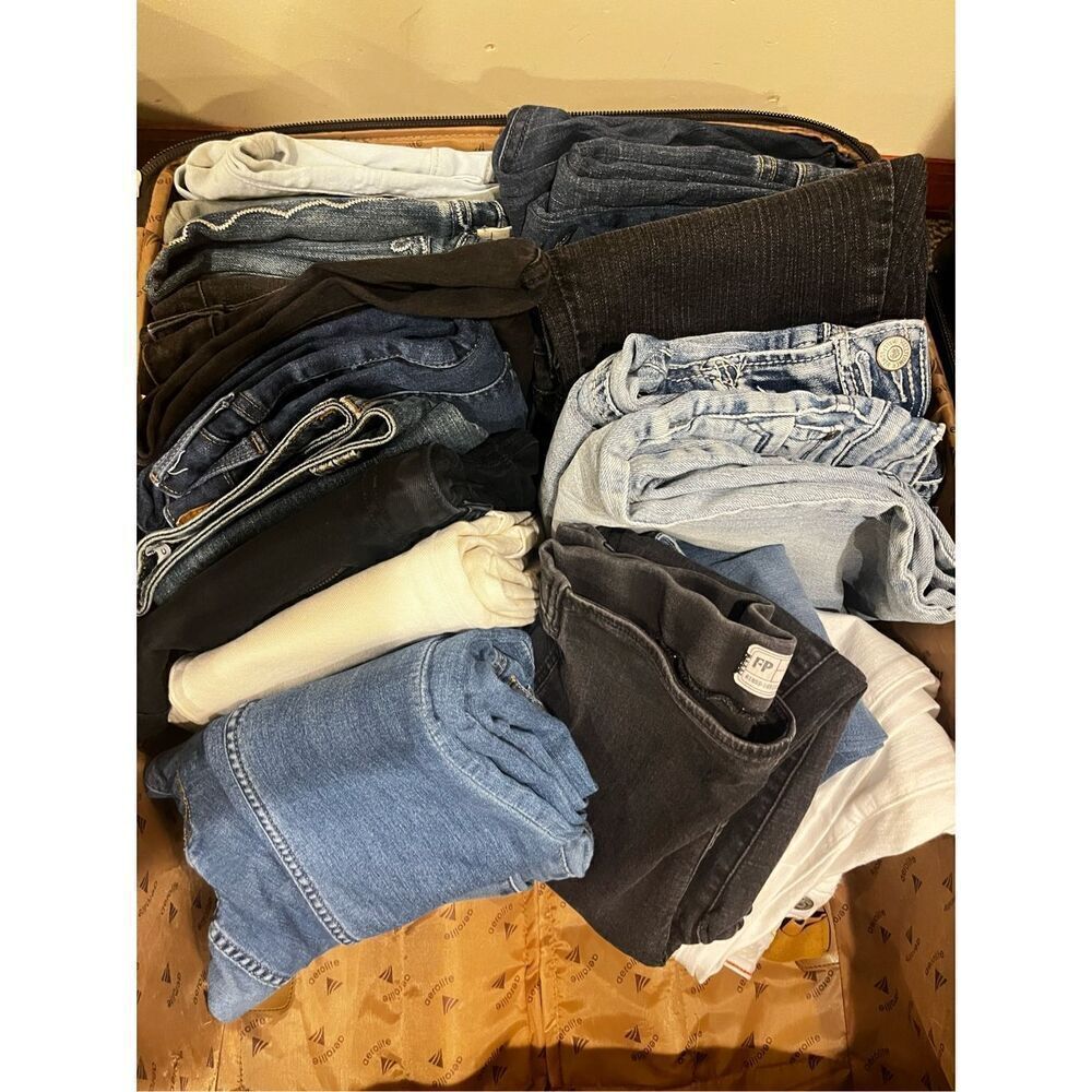 50-Piece Women's Brand Name Clothing Bundle – Calvin Klein, Nike, Zara, Boutique - Picture 2 of 6